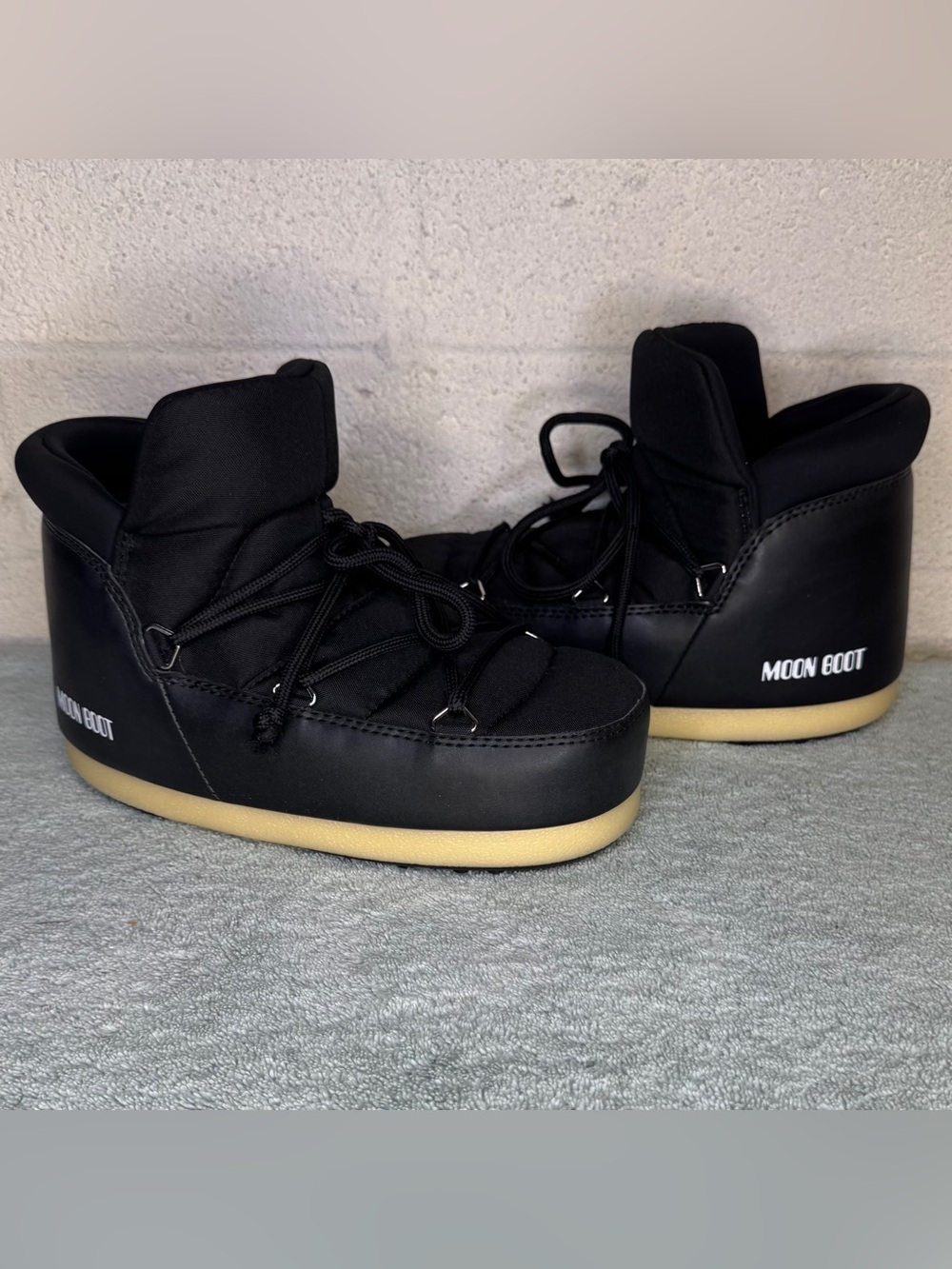Moon Boot Black Nylon Mb Evx Pumps Ankle Size 6 to 7